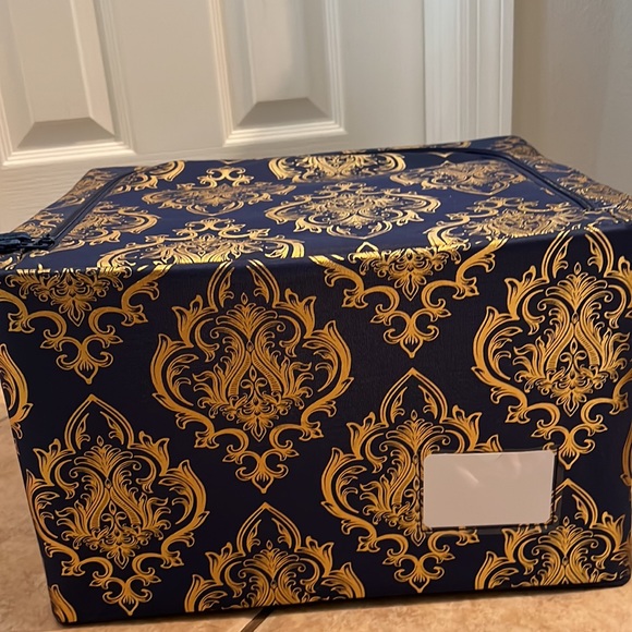 Storage bin - Picture 3 of 6